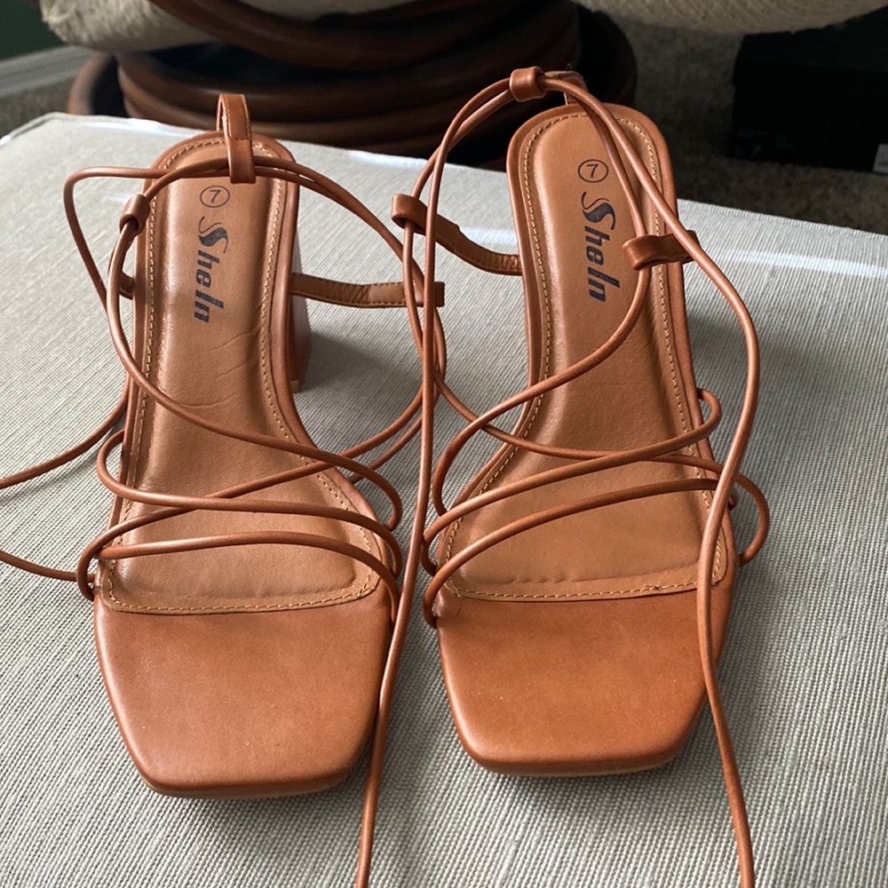Shein Chunky Block Heel Tan Sandals Size 7